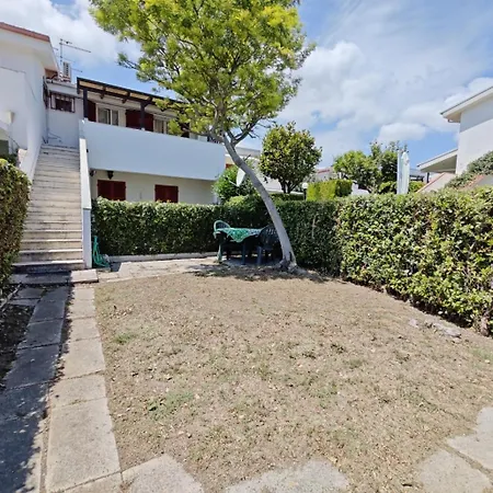 L03 - Grazioso Bilocale Con Giardino E Posto Auto Marcelli